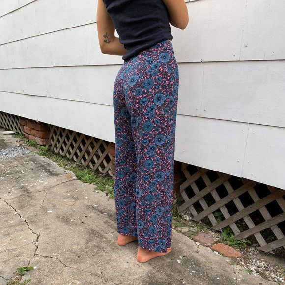 Lindsay wide leg high waist floral pant - Picture 2 of 4